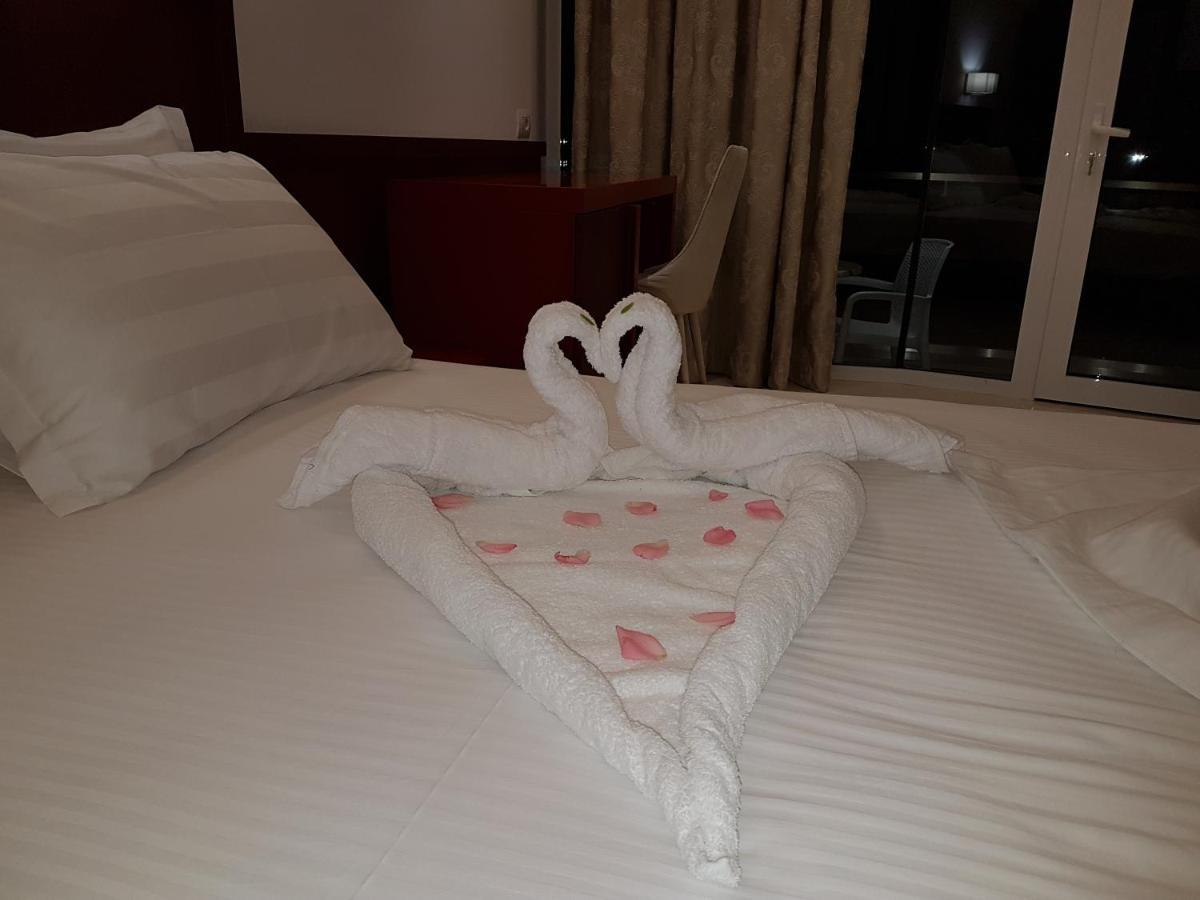 Hotel Delfini Saranda Zewnętrze zdjęcie