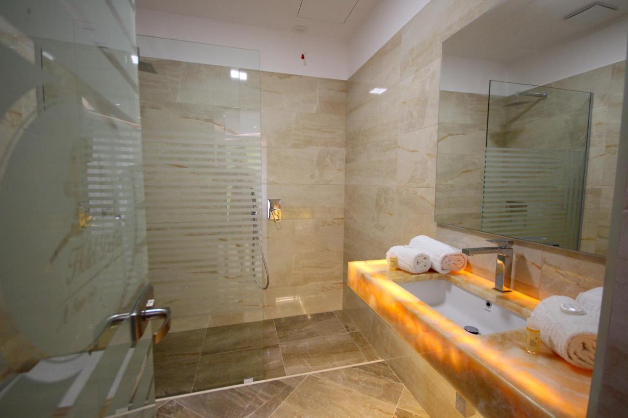 Hotel Delfini Saranda Zewnętrze zdjęcie