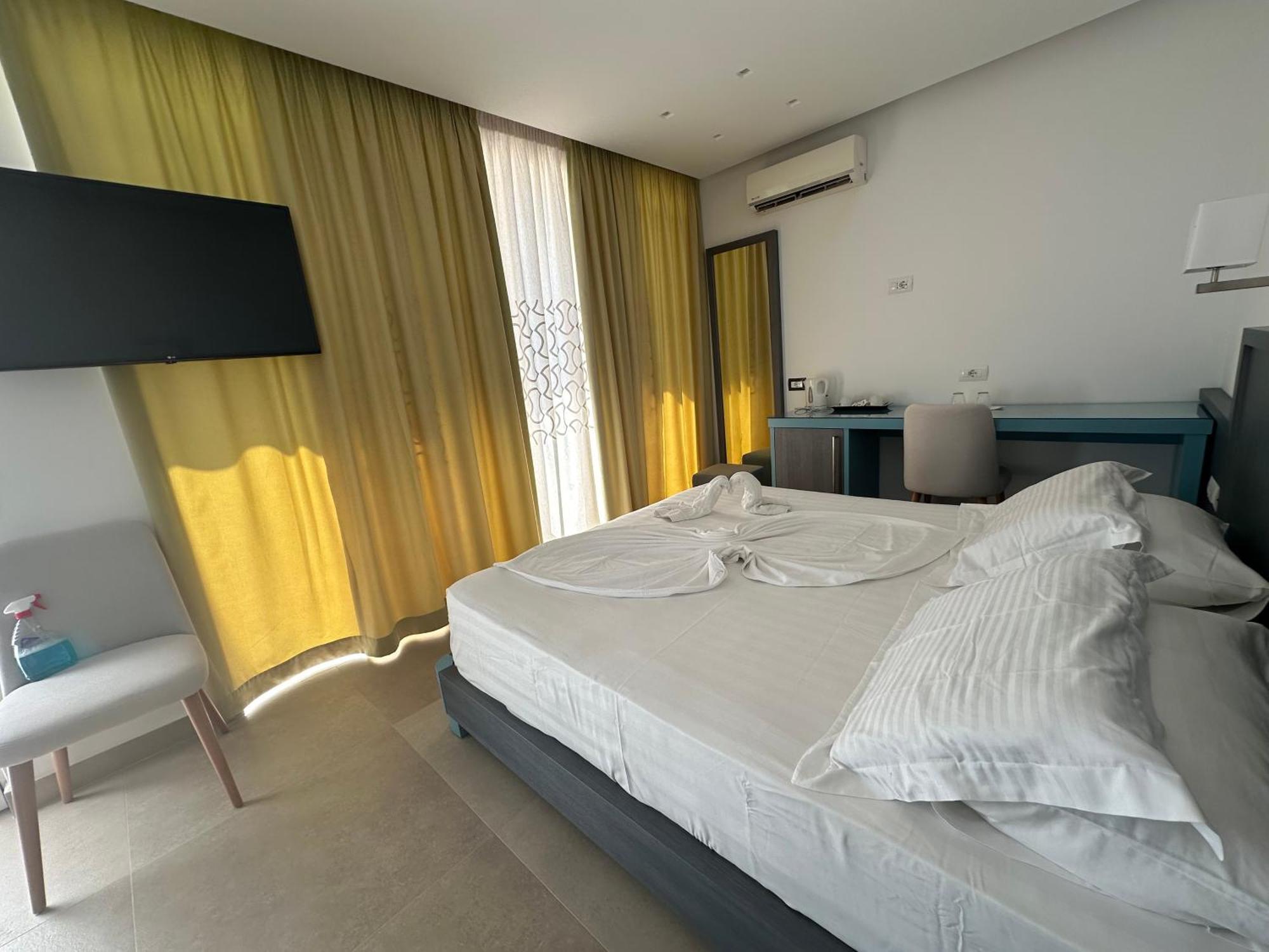 Hotel Delfini Saranda Zewnętrze zdjęcie