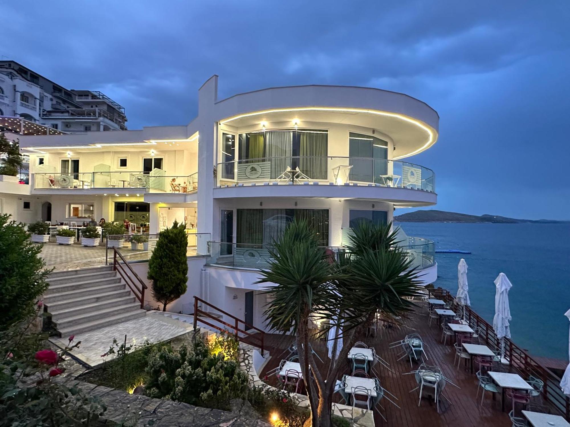 Hotel Delfini Saranda Zewnętrze zdjęcie
