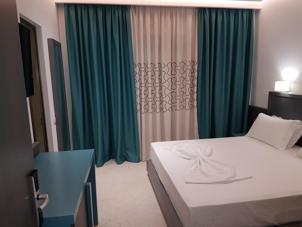 Hotel Delfini Saranda Zewnętrze zdjęcie