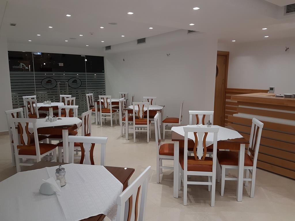 Hotel Delfini Saranda Zewnętrze zdjęcie