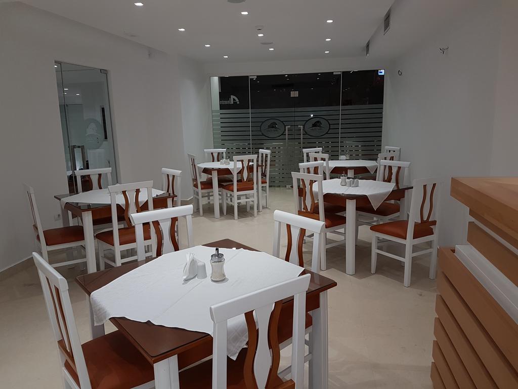 Hotel Delfini Saranda Zewnętrze zdjęcie
