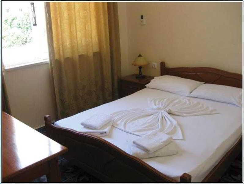 Hotel Delfini Saranda Zewnętrze zdjęcie