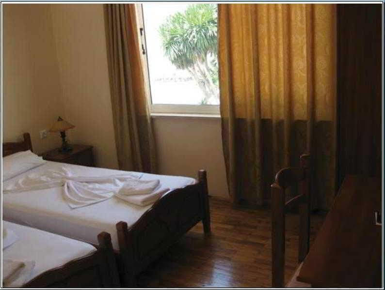 Hotel Delfini Saranda Zewnętrze zdjęcie